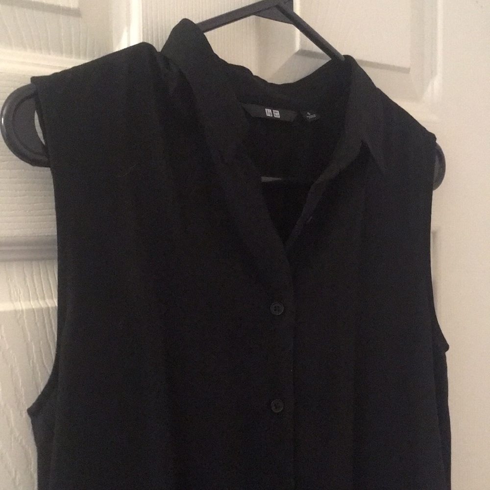 Black Uniqlo Sleeveless Button-Up Blouse